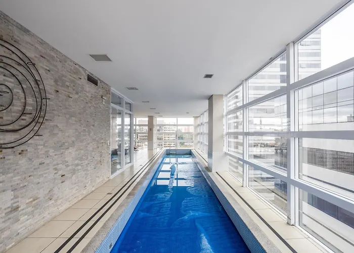 Apto com Piscina e Academia 2 Quartos Ar Condicionado no Centro Cívico com Garagem